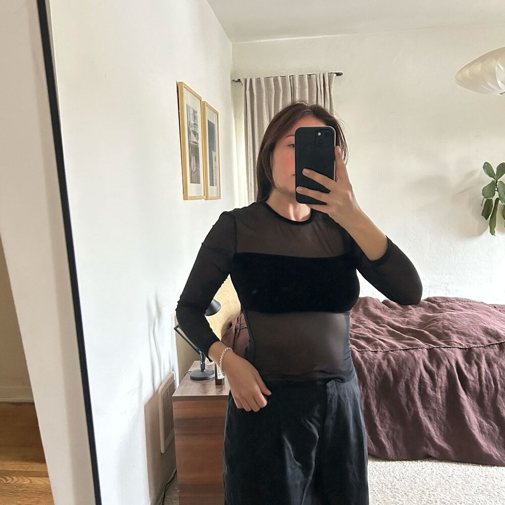 VINTAGE mesh going out top